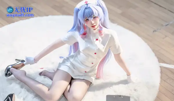 「初音未来《兔子洞》cos：马油黑丝裹丰腴，发光肉肉腿 小蛮腰直击视觉禁区！」